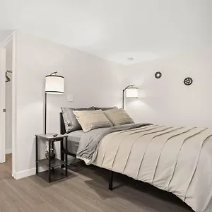 https://elegant-richmond-gem-nestled-up-to-hawthorne-blvd.portland-hotels.info